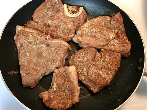 How do u cook cube steak?
